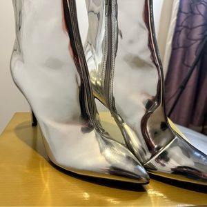 Thalia Sodi ‘Ryliep’ Silver Chrome Booties 11 Like New